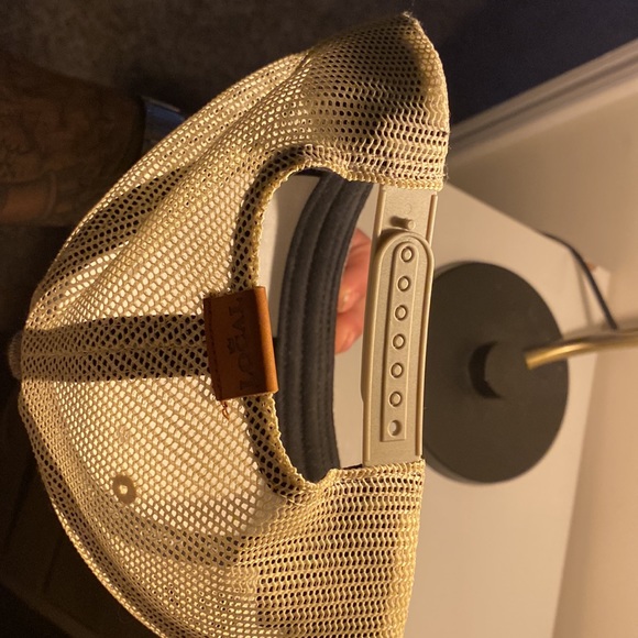 Ga grey and white mesh snap back hardly ever worn snap back have two or the sam - Picture 2 of 5